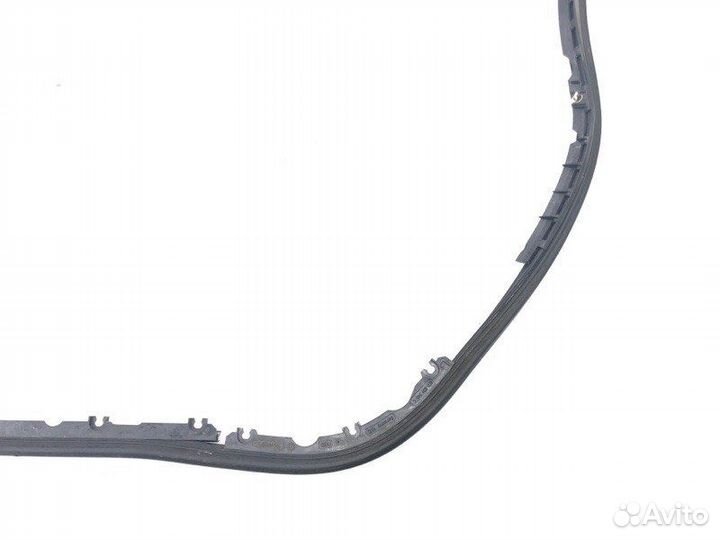 Уплотнительная резинка боковой двери передняя
