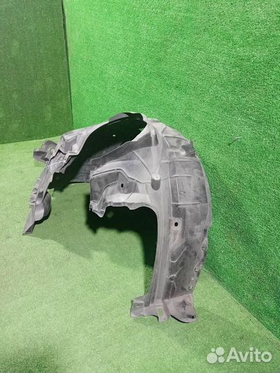 Подкрылок передний правый Nissan X-Trail NT31