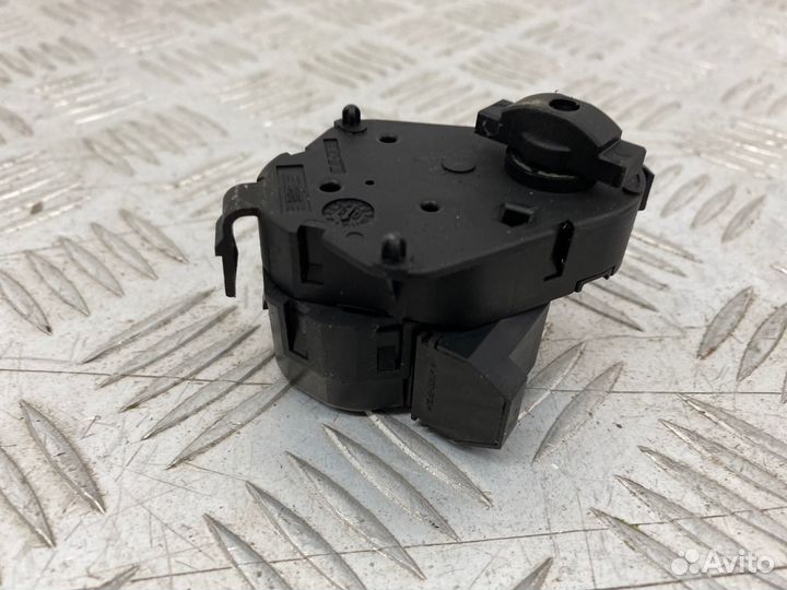 Б/У Сервопривод заслонки печки (моторчик