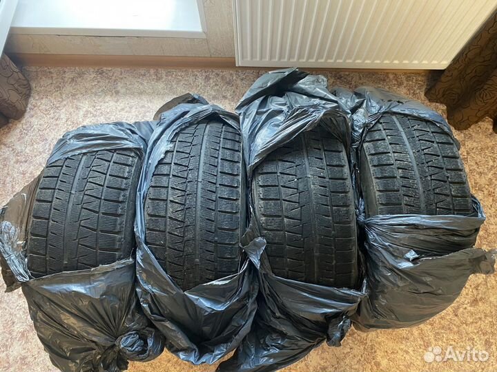 Bridgestone Blizzak Revo GZ 215/45 R17