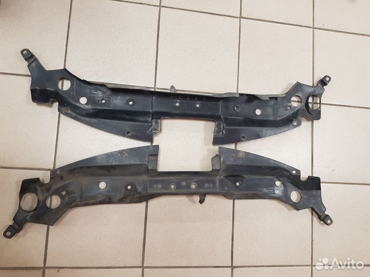 Кожух замка капота Nissan Tiida 2007-2014 С11