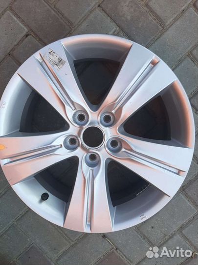 Диск литой R17