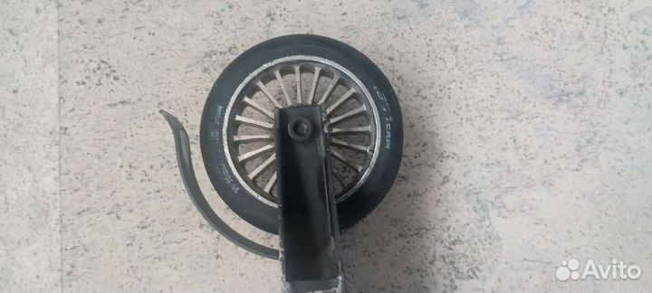 Трюковой самокат tech team glitch