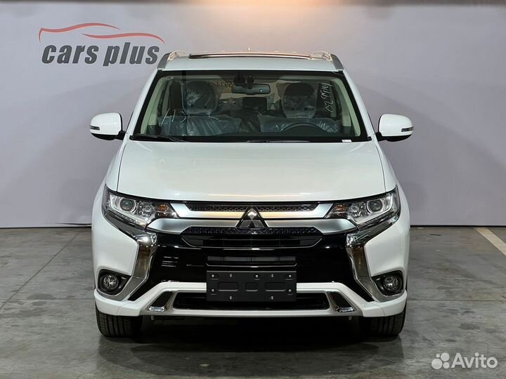 Mitsubishi Outlander 2.0 CVT, 2022, 20 км