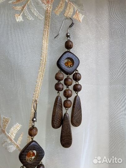 Комплект бижутерии из дерева