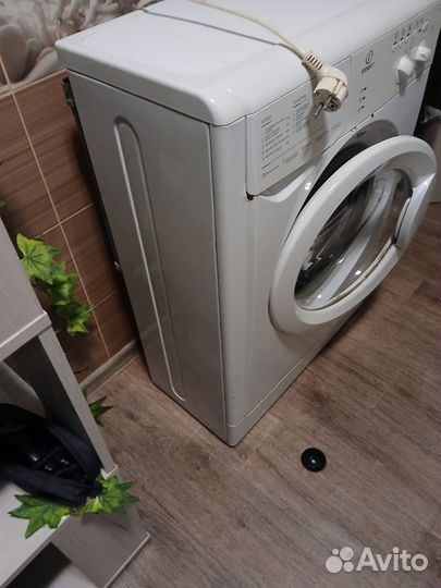 Стиральная машина indesit