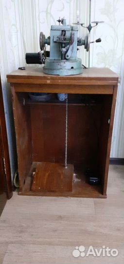Скорняжная швейная машинка