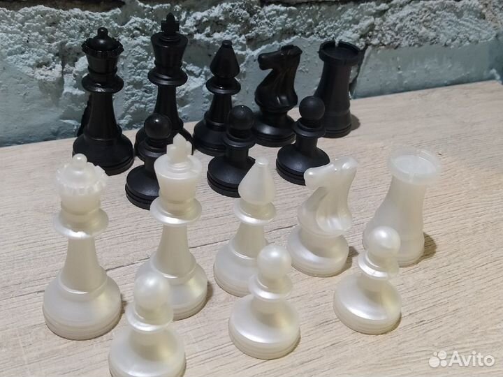 Шахматные фигуры пластик 72 мм