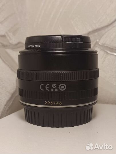 Объектив Canon EF 35mm f/2.0