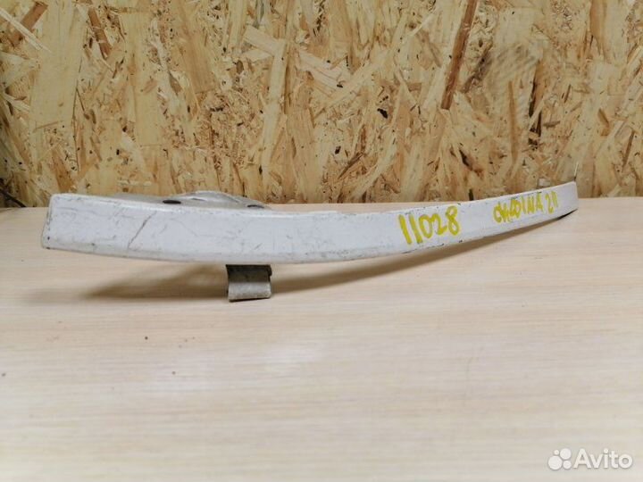 Планка под фары правая Toyota Caldina AT211