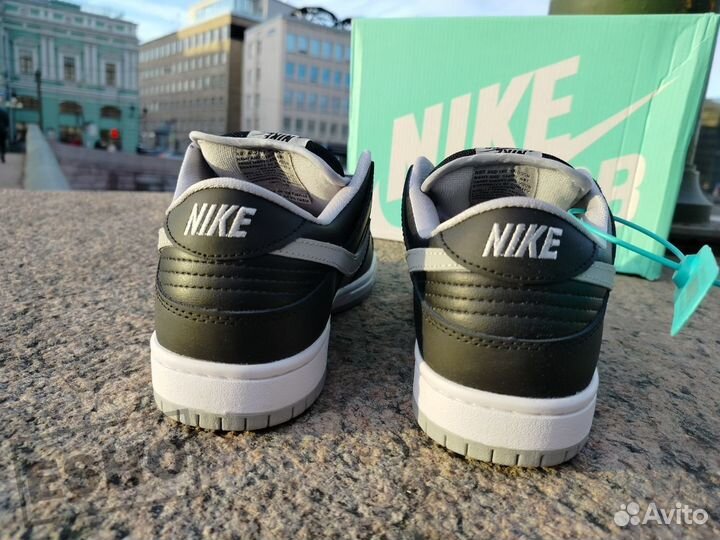 Nike SB Dunk Low Pro