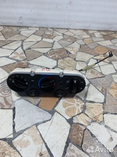 Блок управление печкой (отопителем) Ford Fusion