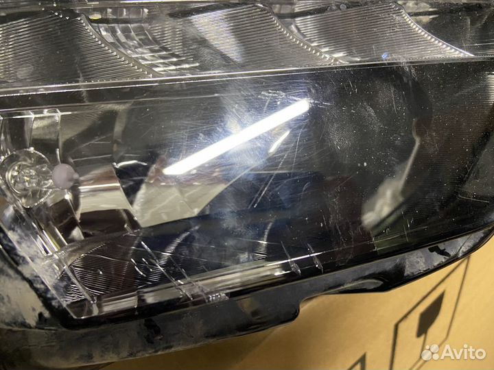 Фара правая Skoda karoq