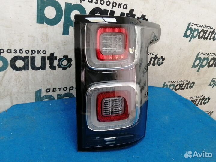 Фонарь правый Autobiography JK5M-13404-AE Land