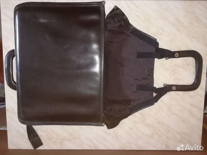 Бронированный портфель-папка