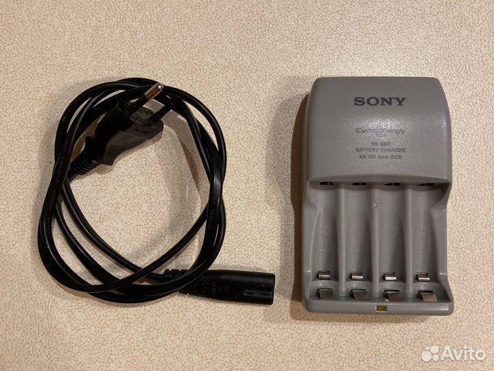 Зарядное устройство Sony