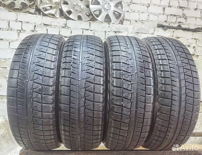 Bridgestone Blizzak Revo GZ 215/60 R17 96S
