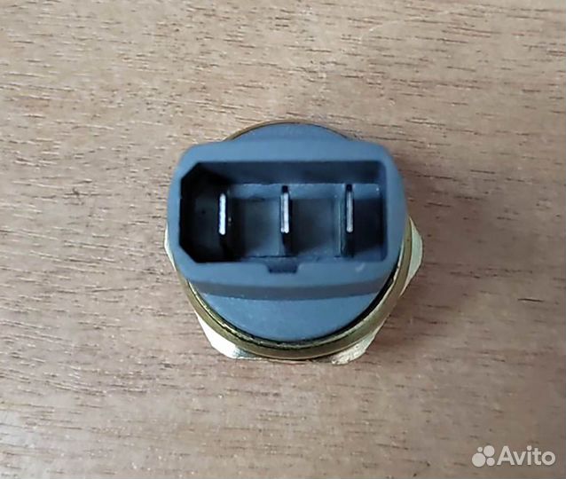 Датчик включения вентилятора 3 контакта VAG