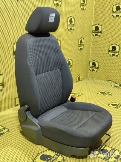 Сиденье переднее правое Volkswagen Polo