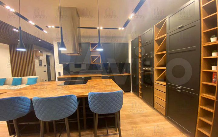 3-к. квартира, 135 м², 6/6 эт.