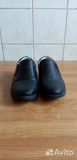 Продам туфли на мальчика