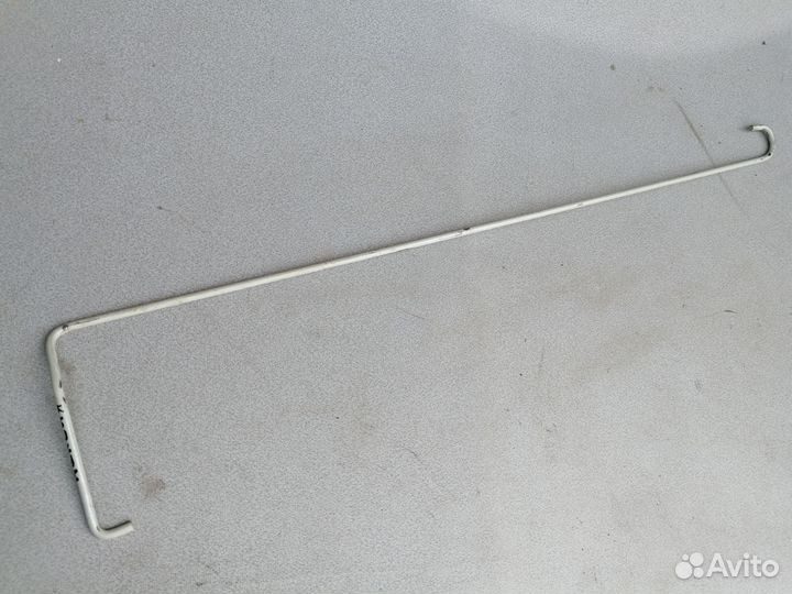 Торсион крышки багажника прав.Daewoo Nexia 2008-16