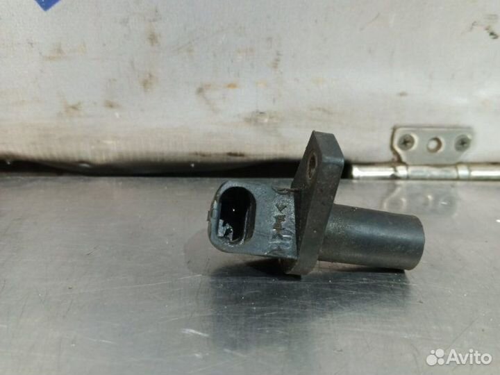 Датчик положения коленвала Лада 2109