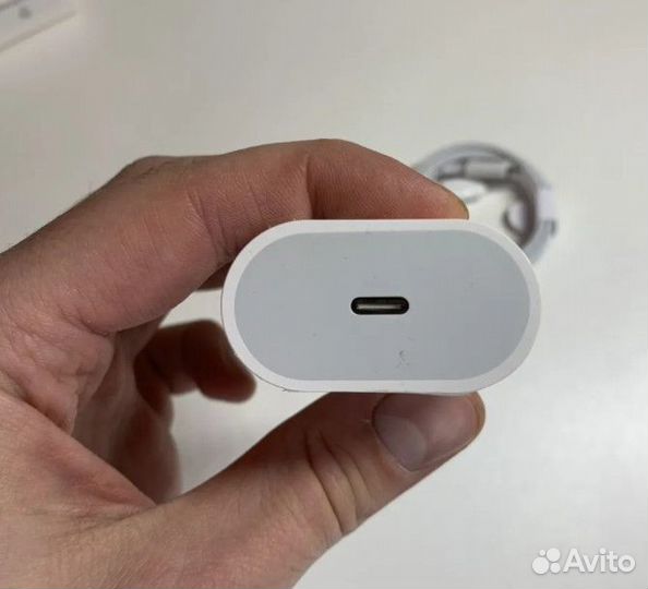 Зарядное устройство на iPhone