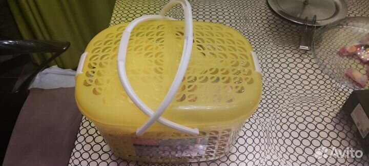 Набор для пикника в корзине