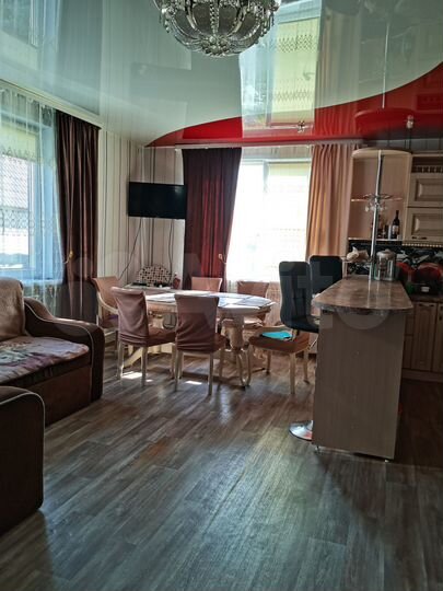 Коттедж 216 м² на участке 15 сот.