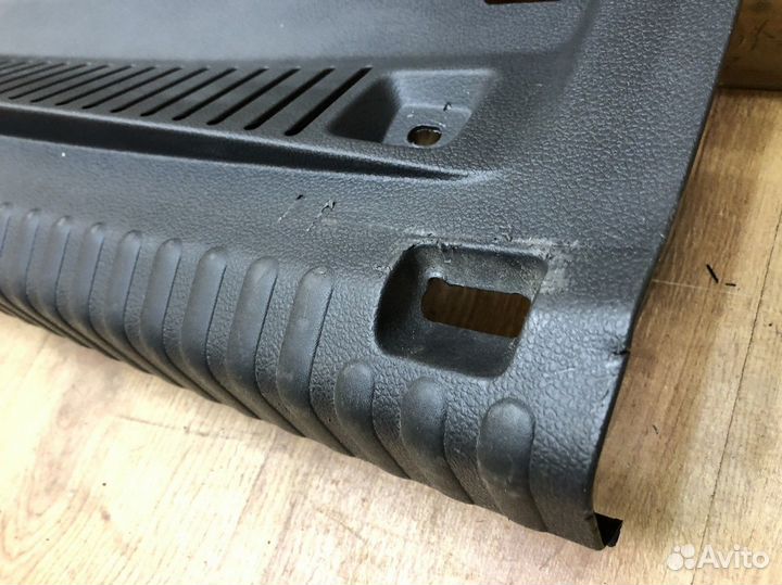 Обшивка багажника Volkswagen Tiguan 2007-2016