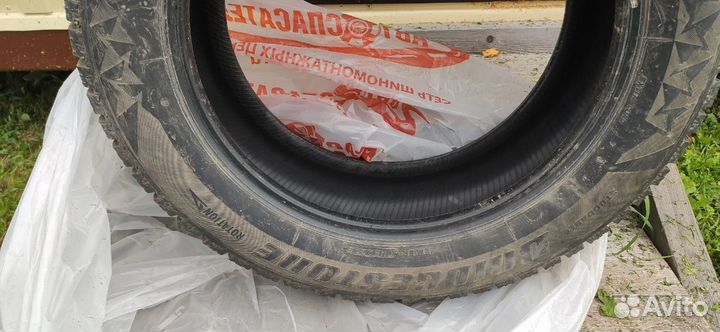 Bridgestone Ice Cruiser 7000 215/60 R17