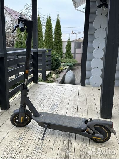 Электрический самокат Ninebot KickScooter MAX G2