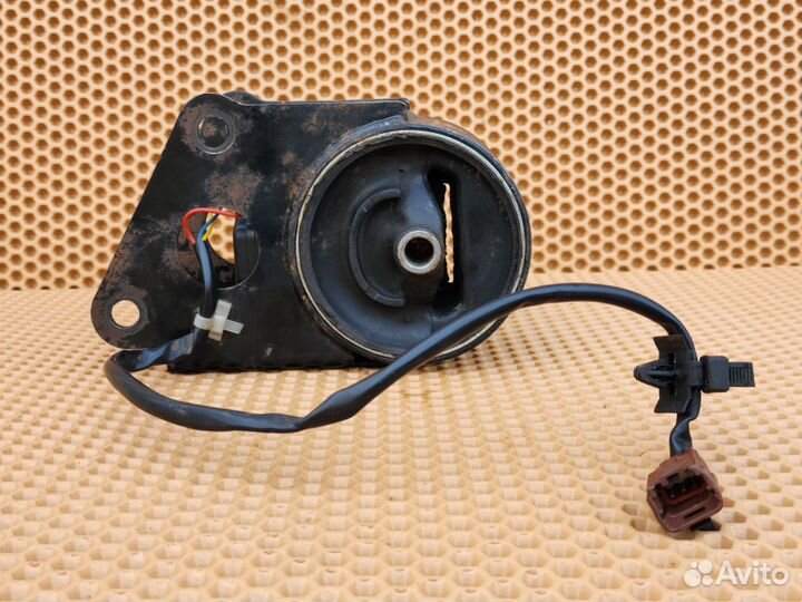 Опора двигателя передняя Nissan Murano 1 Z50