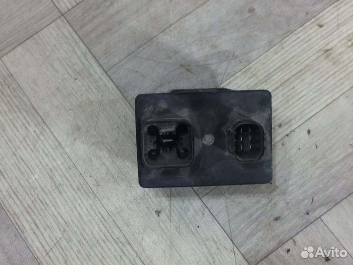 Реле свечей накала Land Rover Discovery 4