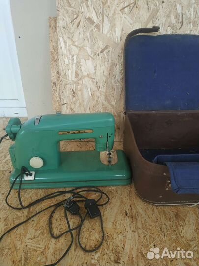 Электрическая швейная машина