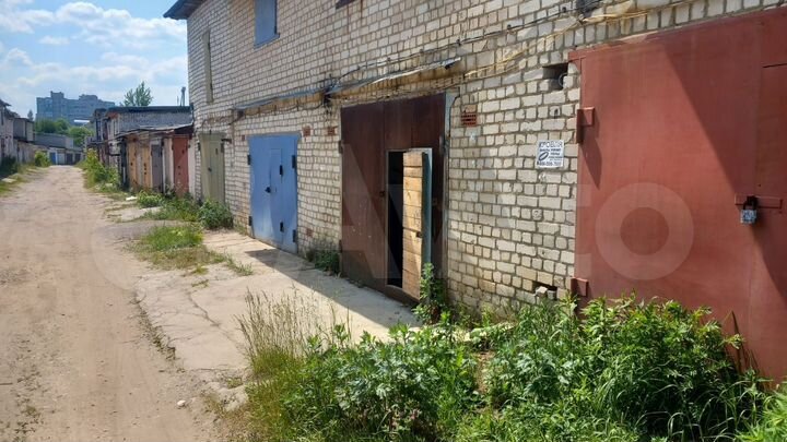 Гараж, > 30 м²