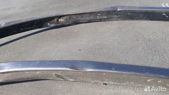 Молдинги передних крыльев toyota crown GS131