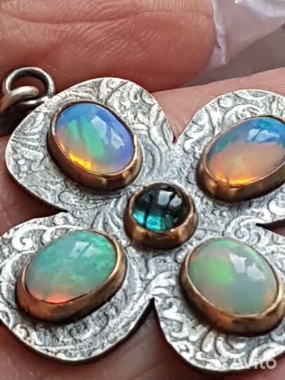 Серьги и кольцо с опалом