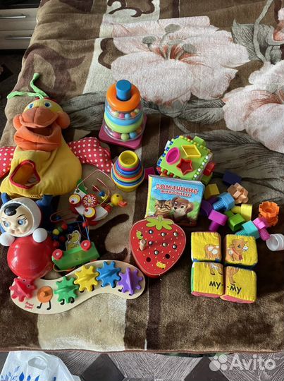 Развивающие игрушки пакетом