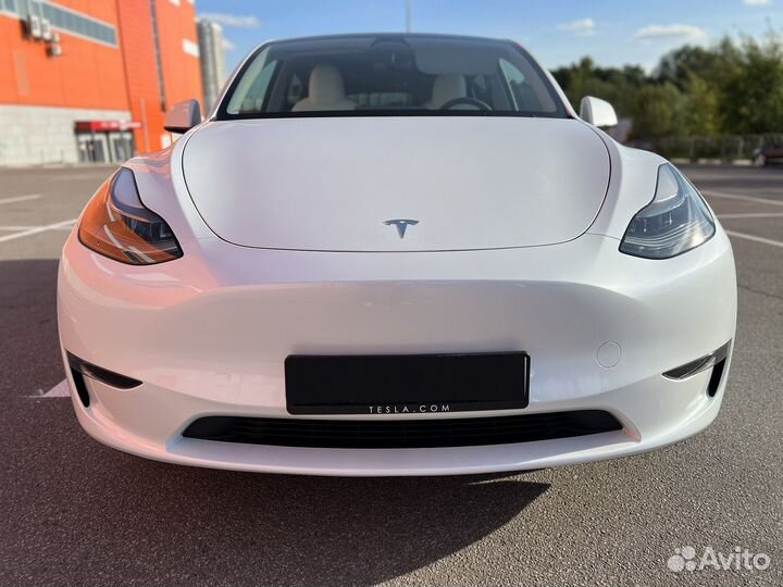 Tesla Model Y, 2023