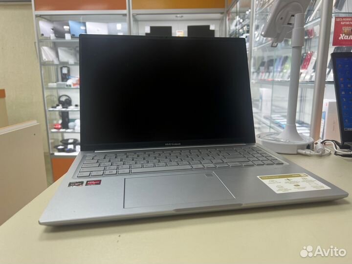 Ноутбук asus M1603Q (дбр)
