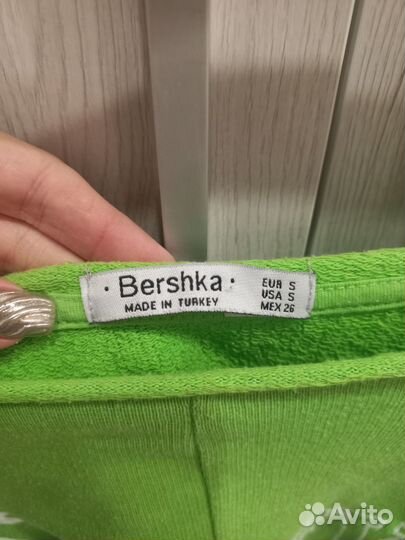 Укороченный свитшот Bershka