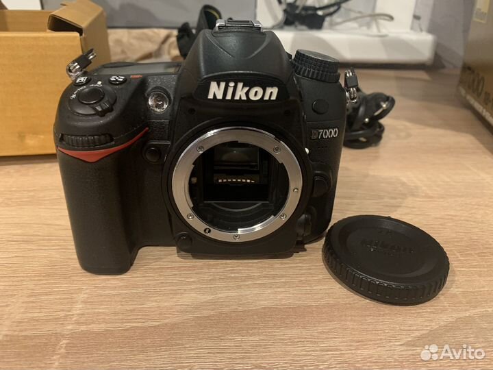 Nikon D7000 body