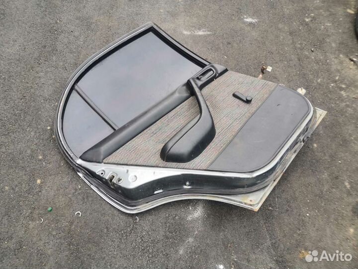 Дверь задняя левая Carina corona