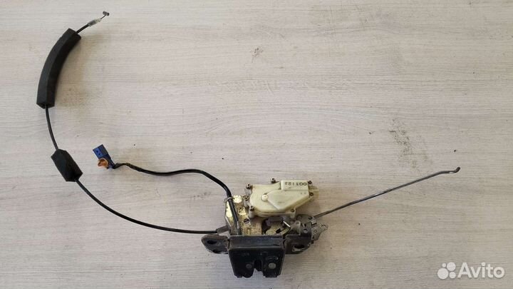 Замок багажника на Honda Civic eu1 eu2 eu3