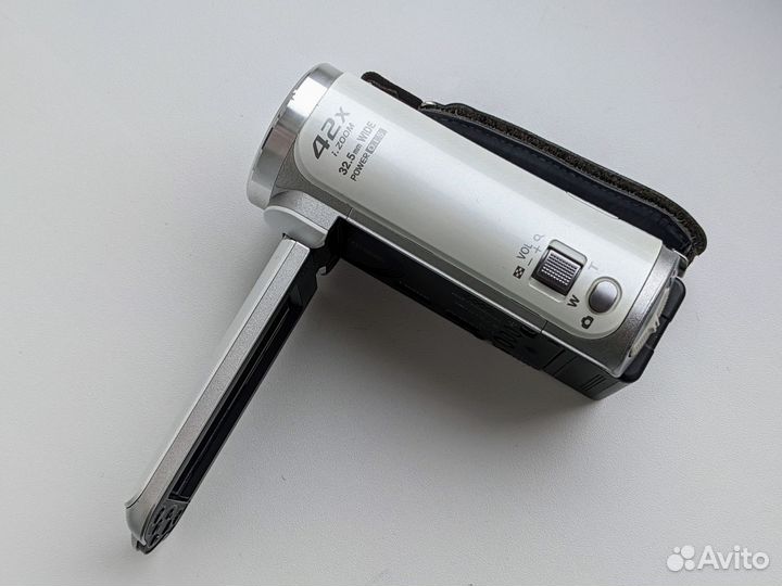 Видеокамера Панасоник HC-V100, Zoomm 42x