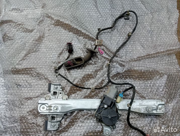 Стеклоподьемник задний правый Chevrolet cruze 1