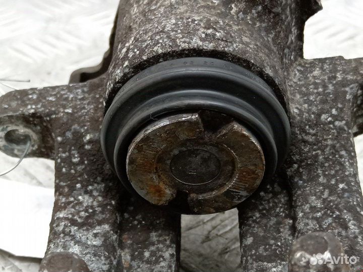 Суппорт задний левый для Audi A4 B6 8E0615423G