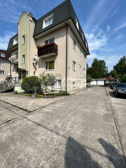 2-к. квартира, 55 м², 1/3 эт.